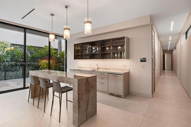 723 NE 77th St, Miami, FL 33138