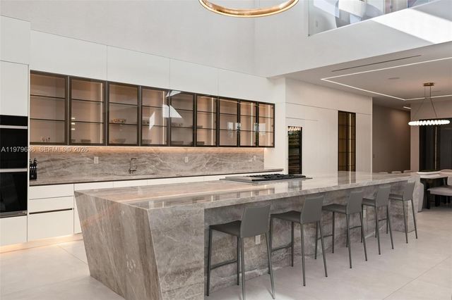 723 NE 77th St, Miami, FL 33138