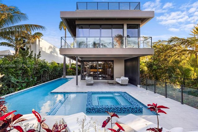 723 NE 77th St, Miami, FL 33138