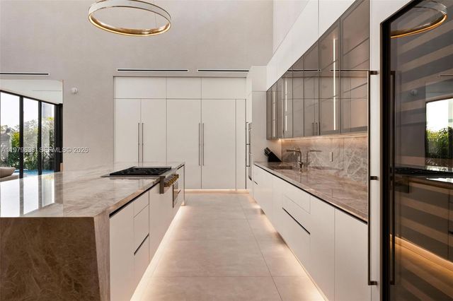 723 NE 77th St, Miami, FL 33138