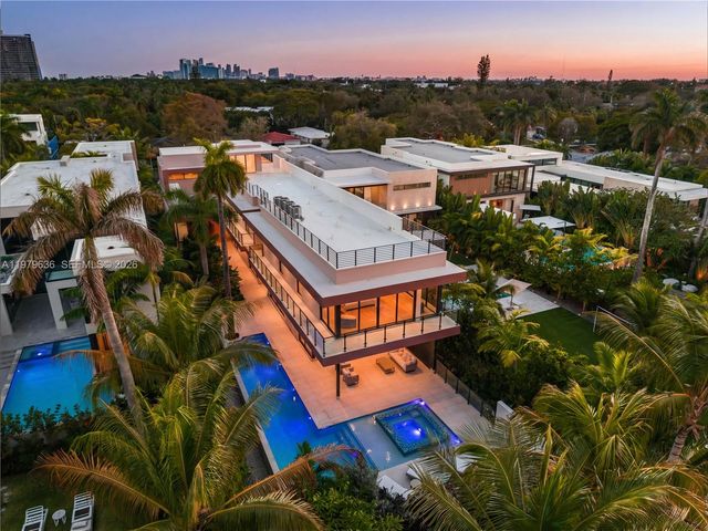 723 NE 77th St, Miami, FL 33138