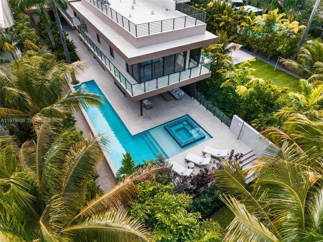 723 NE 77th St, Miami, FL 33138