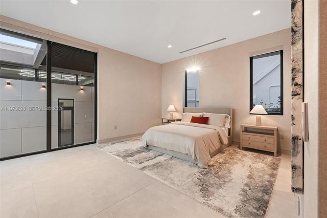 723 NE 77th St, Miami, FL 33138