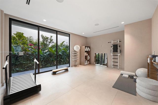 723 NE 77th St, Miami, FL 33138