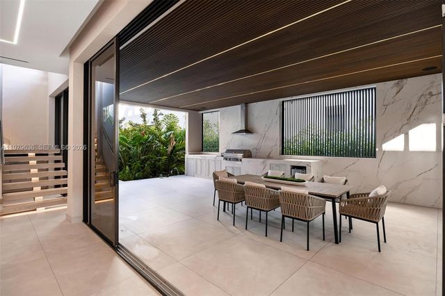 723 NE 77th St, Miami, FL 33138