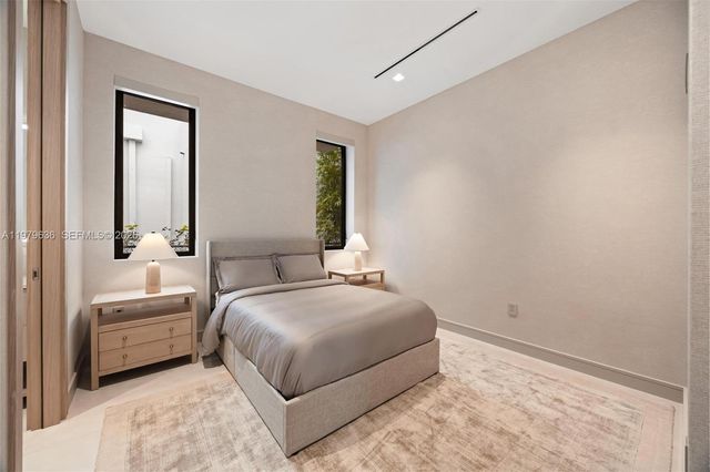 723 NE 77th St, Miami, FL 33138