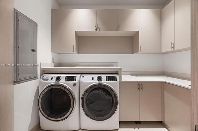 723 NE 77th St, Miami, FL 33138