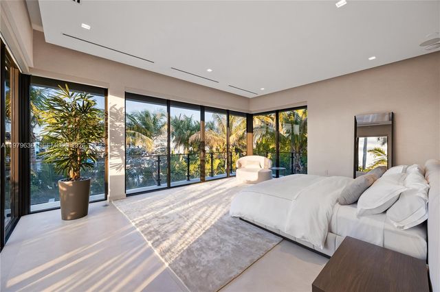 723 NE 77th St, Miami, FL 33138