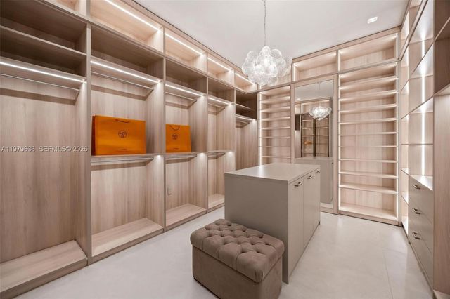 723 NE 77th St, Miami, FL 33138