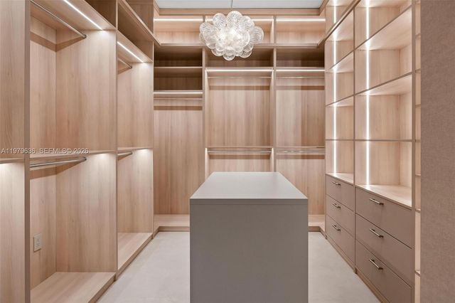 723 NE 77th St, Miami, FL 33138