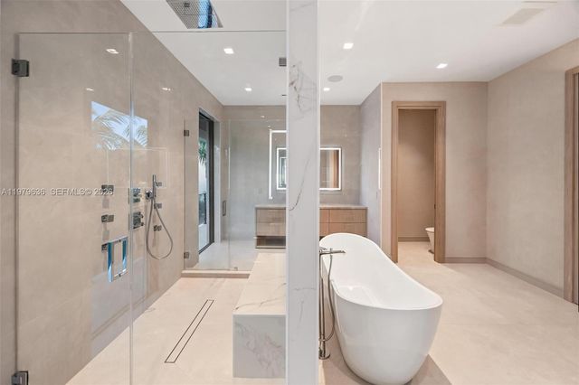 723 NE 77th St, Miami, FL 33138