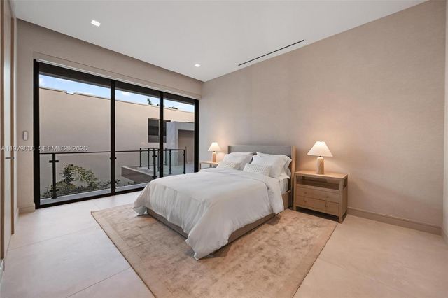 723 NE 77th St, Miami, FL 33138