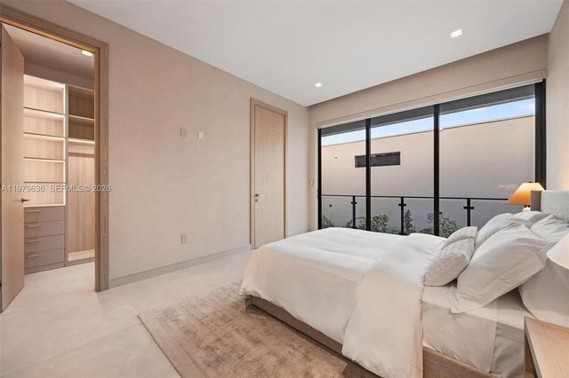 723 NE 77th St, Miami, FL 33138