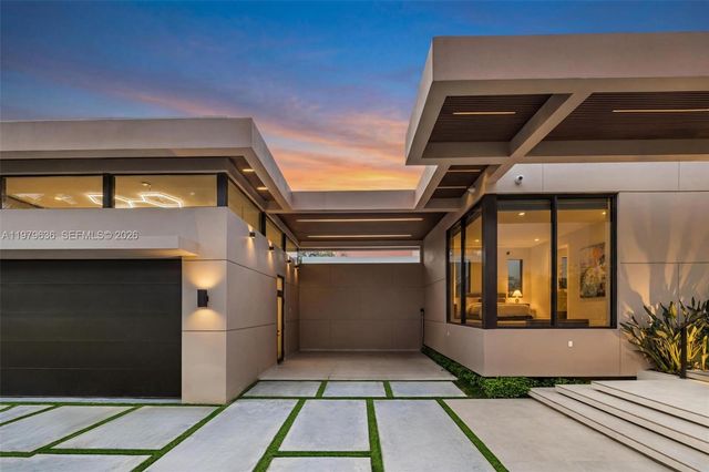 723 NE 77th St, Miami, FL 33138