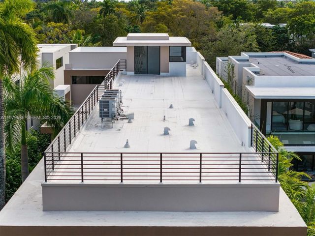 723 NE 77th St, Miami, FL 33138