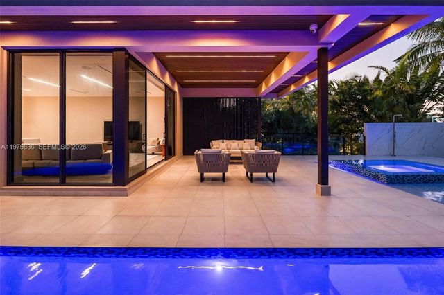 723 NE 77th St, Miami, FL 33138