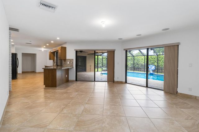 21920 Holly Tree Way, Boca Raton, FL 33428