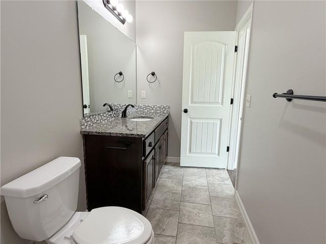 1029 NE Copperwood Drive, Lee's Summit, MO 64086