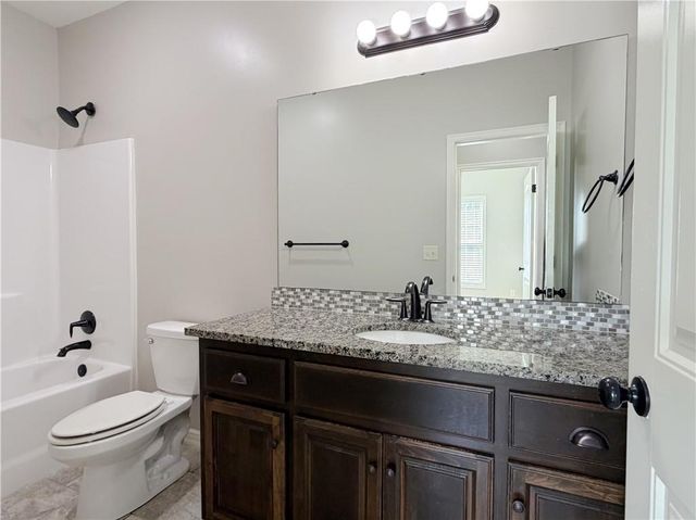 1029 NE Copperwood Drive, Lee's Summit, MO 64086