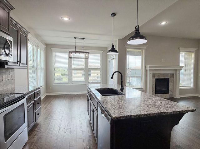 1029 NE Copperwood Drive, Lee's Summit, MO 64086