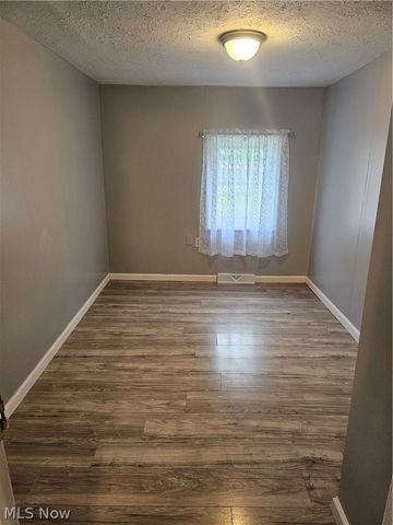 1424 4th Street, Lakemore, OH 44250