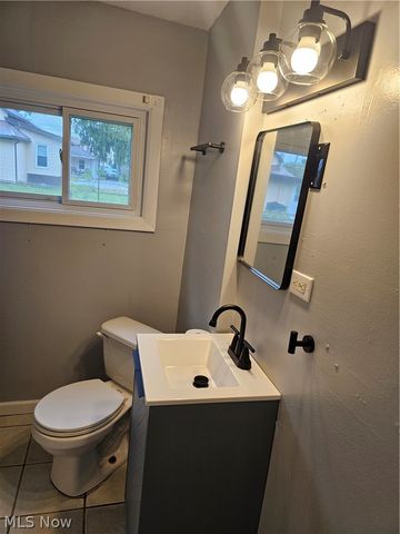 1424 4th Street, Lakemore, OH 44250