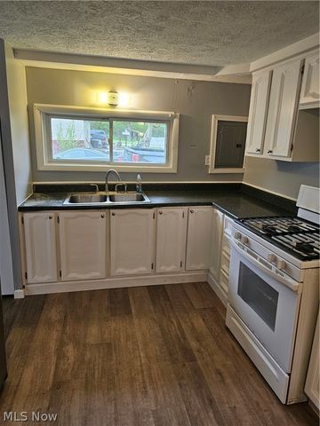 1424 4th Street, Lakemore, OH 44250