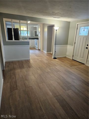 1424 4th Street, Lakemore, OH 44250