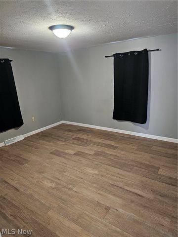 1424 4th Street, Lakemore, OH 44250