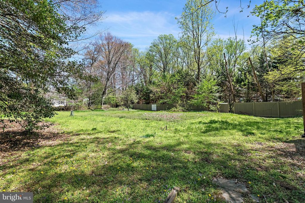 Image 8 of property listing at 1788 ROCHESTER ST #1B, Crofton, MD 21114