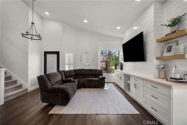 25523 Norfork Place, Saugus, CA 91350