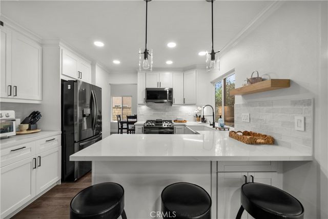 25523 Norfork Place, Saugus, CA 91350