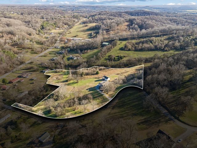 411 Mountain View Dr, Pulaski, TN 38478