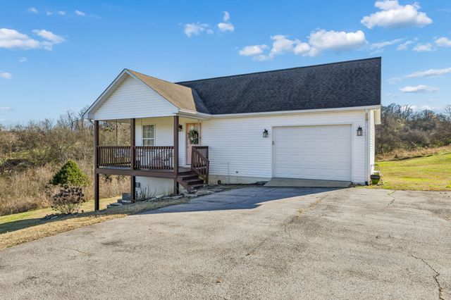 411 Mountain View Dr, Pulaski, TN 38478