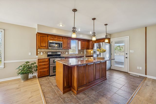 411 Mountain View Dr, Pulaski, TN 38478