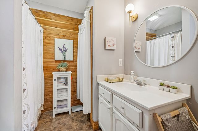 411 Mountain View Dr, Pulaski, TN 38478