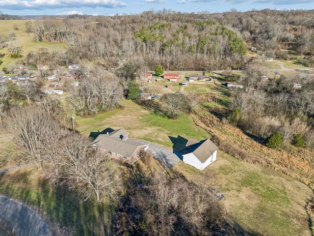 411 Mountain View Dr, Pulaski, TN 38478
