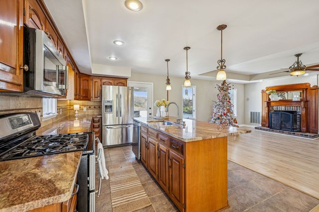 411 Mountain View Dr, Pulaski, TN 38478