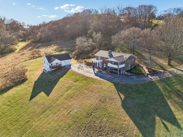 411 Mountain View Dr, Pulaski, TN 38478