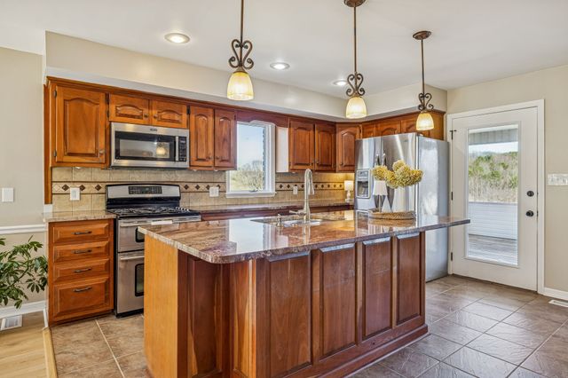 411 Mountain View Dr, Pulaski, TN 38478