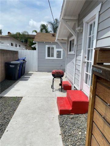 1893 Saint Louis, Signal Hill, CA 90755