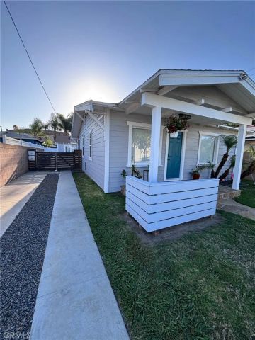 1893 Saint Louis, Signal Hill, CA 90755
