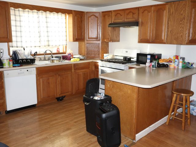 906 S Monroe Street, Streator, IL 61364