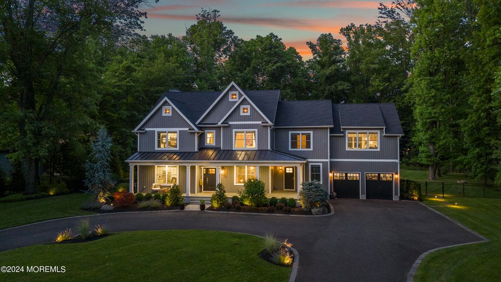 82 Sunnybank Drive, Shrewsbury Boro, NJ 07702