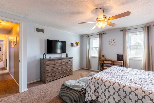 5826 Leesville Place, Fort Wayne, IN 46835