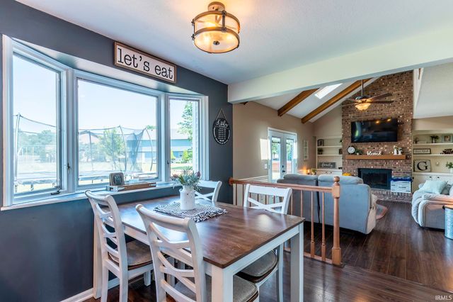 5826 Leesville Place, Fort Wayne, IN 46835