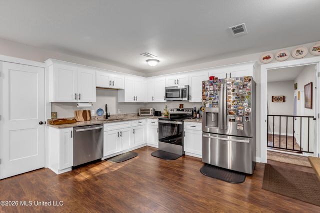 214 Simon Boulevard, Ocean Springs, MS 39564