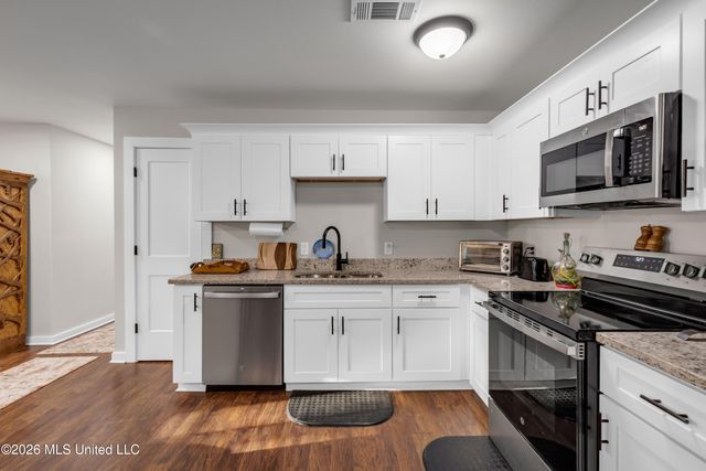 214 Simon Boulevard, Ocean Springs, MS 39564