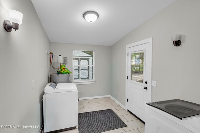 214 Simon Boulevard, Ocean Springs, MS 39564