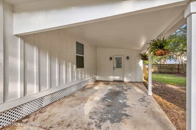 214 Simon Boulevard, Ocean Springs, MS 39564